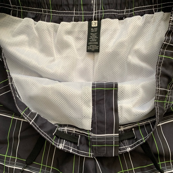 Swimming Trunks - Picture 2 of 4